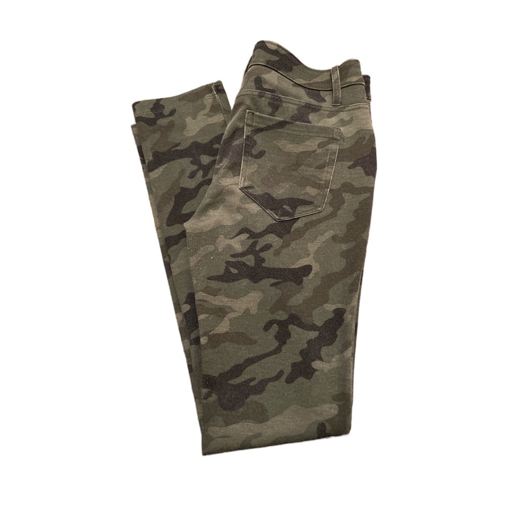 Camouflage jeggings. Green. Large (Juniors)